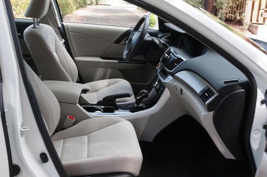  Honda Accord Plug-In Hybrid 2014 года  (фото 95 из 109)